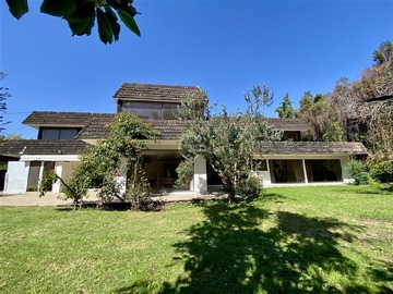 Casa en venta en El rebalse / El Tranque, Lo Barnechea - 5 dormitorios, 6 baños