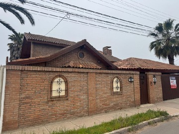 Casa en venta en Los Gomeros 1335, Coquimbo - 4 dormitorios, 4 baños