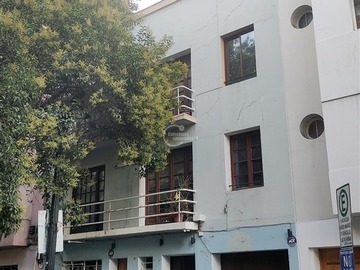 Local Comercial en arriendo mensual en Barrio Lastarria / Santiago Centro / Metro Universidad Católica, Santiago - 11 dormitorios, 8 baños