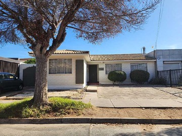 Oficina en arriendo mensual en Oficina amplia arriendo ideal para profesional (175460), La Serena - 3 dormitorios, 1 baño