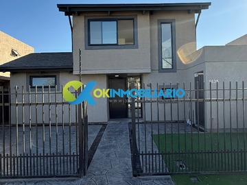 Casa en venta en Casa Nueva Laguna del Sol con Ampliacion Padre Hurtado - 3 dormitorios, 4 baños