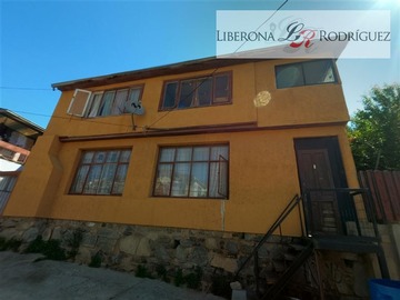 Casa en venta en Casa esquina en Cerro O´Higgins, Valparaíso - 4 dormitorios, 2 baños