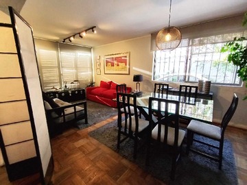 Casa en venta en Cómoda casa con jardín, excelente ubicación (144186), Las Condes - 4 dormitorios, 2 baños