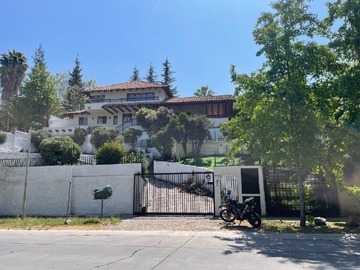 Casa en venta en Camino el mirador, Las Condes - 7 dormitorios, 6 baños