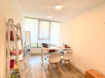 Oficina en venta en Oficina con estacionamiento (177531), Las Condes - 1 dormitorio, 1 baño