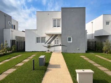 Casa en venta en San Francisco de limache, Limache - 3 dormitorios, 3 baños