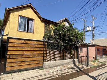 Casa en venta en Pasaje aliolin 728, maipu, Maipú - 4 dormitorios, 2 baños