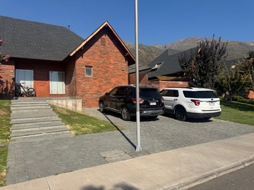 Casa en venta en Quillin sur, alvaro casanova oriente, Peñalolén - 5 dormitorios, 5 baños