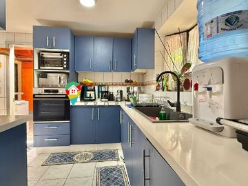 Casa en venta en Chilena, amplios espacios, excelente estado (123068), Huechuraba - 3 dormitorios, 3 baños