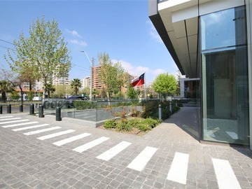 Local Comercial en arriendo mensual en Kennedy Lateral // Las Tranqueras // Fernando de Arguello, Vitacura - 1 baño