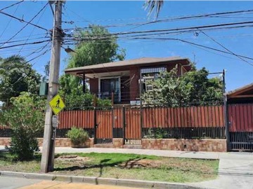 Casa en venta en La Travesía 9402, Pudahuel - 6 dormitorios, 3 baños