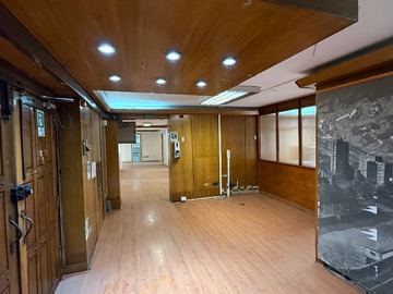 Oficina en arriendo mensual en Espacio Ideal para Tu Negocio en Pleno Centro (175114), Santiago - 10 dormitorios, 2 baños