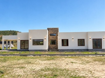 Casa en venta en Condominio hacienda viñedos de casablanca, Casablanca - 3 dormitorios, 3 baños