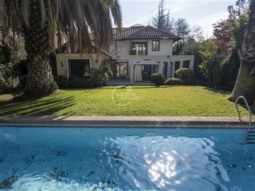 Casa en venta en Camino El Alba 9955, Las Condes - 6 dormitorios, 1 baño