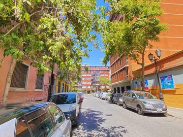 Oficina en arriendo mensual en Amplia Of, Metro Sta Lucia, Piso 1. 80 m2 (170977), Santiago - 3 dormitorios, 2 baños