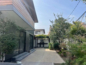 Casa en arriendo mensual en Casa Remodelada! Sector Garcia Pica (174119), Las Condes - 3 dormitorios, 3 baños