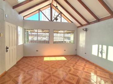 Casa en venta en Casa esquina en Villa Berlín, Cerro Placeres, Valparaíso - 3 dormitorios, 1 baño