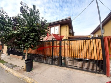 Casa en venta en Casa de Dos Pisos, 3 Dormitorios, 3 Baños, Quilicura. - 3 dormitorios, 3 baños