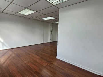 Oficina en arriendo mensual en Oportunidad! Se entrega recien pintada! (178280), Santiago - 2 baños