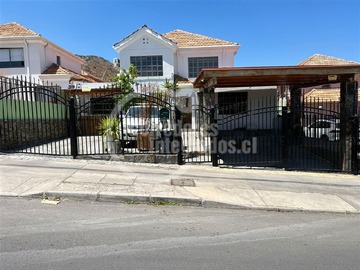 Casa en venta en Rojas Magallanes / Las Perdices, La Florida - 5 dormitorios, 3 baños