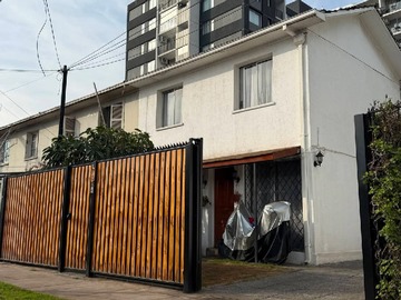 Casa en venta en Se Vende Amplia Casa en la Florida R. Magallanes - 4 dormitorios, 2 baños