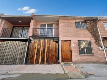 Casa en venta en Omar herrera Gutiérrez 1546, Puente Alto - 4 dormitorios, 2 baños