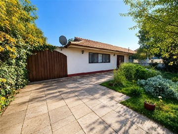 Casa en venta en Entre Francisco de Villagra y el Greco, La Reina - 3 dormitorios, 2 baños