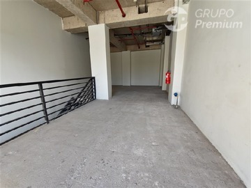 Local Comercial en arriendo mensual en francisco de aguirre con vespucio oriente, Vitacura - 1 baño