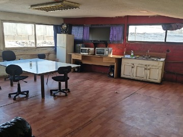 Terreno Industrial en venta en Galpón con Oficinas Cerca G. Velásquez y San Pablo