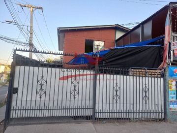 Casa en venta en Casa Esquina de Dos Pisos, 2 Dormitorios, 1 Baño, Quilicura - 2 dormitorios, 1 baño