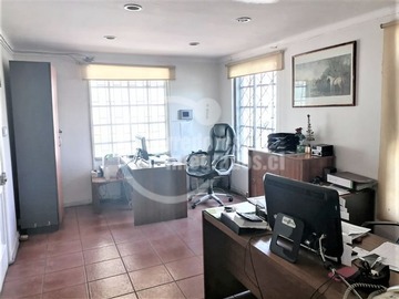 Oficina en venta en Los Limoneros / El Líbano, Macul - 2 dormitorios, 2 baños