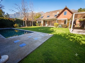 Casa en venta en Camino el paso 4110, Peñalolén - 6 dormitorios, 4 baños