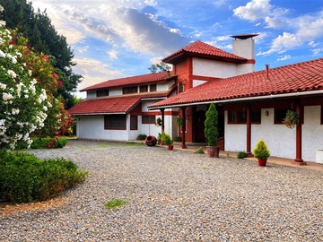 Casa en venta en Angamos Limache, Limache - 6 dormitorios, 3 baños