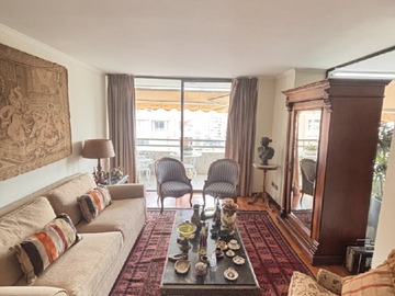 Casa en arriendo mensual en Riesco / Vespucio, Las Condes - 3 dormitorios, 2 baños