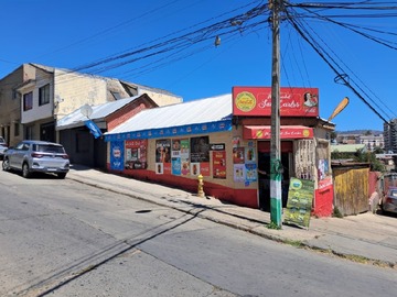 Casa en venta en Cerro los placeres, Valparaíso - 7 dormitorios, 2 baños