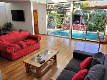 Casa en arriendo mensual en Casa a 4 cuadras del Colegio Alemán (169310), Viña del Mar - 6 dormitorios, 2 baños