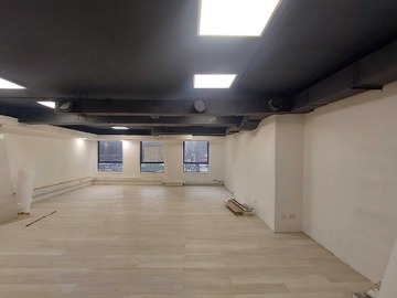 Oficina en arriendo mensual en OFERTA x 3 meses!! Planta Libre 100m2, 2 baños (178945), Providencia - 2 baños
