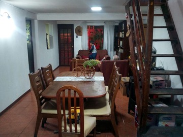 Casa en venta en Los Acacios 1846, Renca - 5 dormitorios, 2 baños