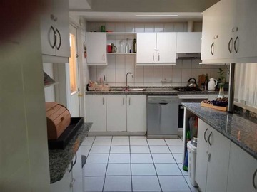 Casa en arriendo mensual en Amplia Casa Familiar en Sector Tranquilo (173756), Peñalolén - 3 dormitorios, 3 baños