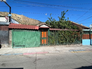 Casa en venta en El Mañio 6025, Huechuraba - 4 dormitorios, 1 baño