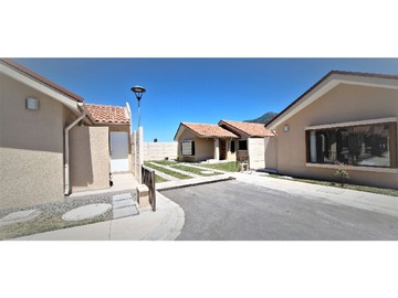Casa en venta en Arauco, Parad. 16, La Cruz, La Cruz - 3 dormitorios, 2 baños