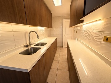 Departamento en venta en Departamento remodelado en sector residencial de Las Condes, Las Condes - 3 dormitorios, 3 baños