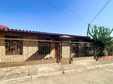 Casa en venta en Ramon rivas 02-100, Estación Central - 2 dormitorios, 1 baño