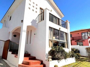 Casa en venta en Casa con piscina, quincho y 3 terrazas con vi (61522), Coquimbo - 5 dormitorios, 5 baños
