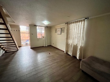 Casa en venta en Poeta Pío Baroja, La Pintana - 2 dormitorios, 2 baños