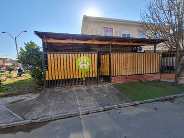 Casa en venta en Lirio de los valles, Renca - 3 dormitorios, 2 baños