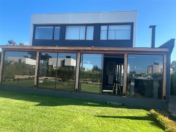 Casa en venta en Las vertientes, Santo Domingo - 4 dormitorios, 3 baños