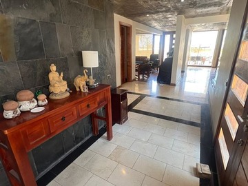 Casa en venta en Padre Hurtado / Francisco Bilbao, Iquique - 4 dormitorios, 4 baños