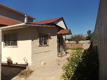 Casa en arriendo mensual en Villa alemana, Villa Alemana - 4 dormitorios, 2 baños