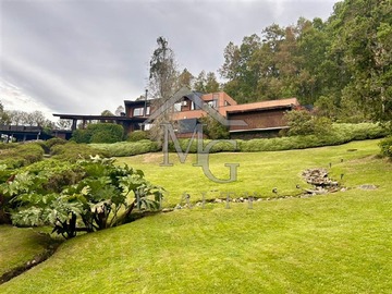 Casa en venta en lago Panguipulli, Panguipulli - 5 dormitorios, 6 baños